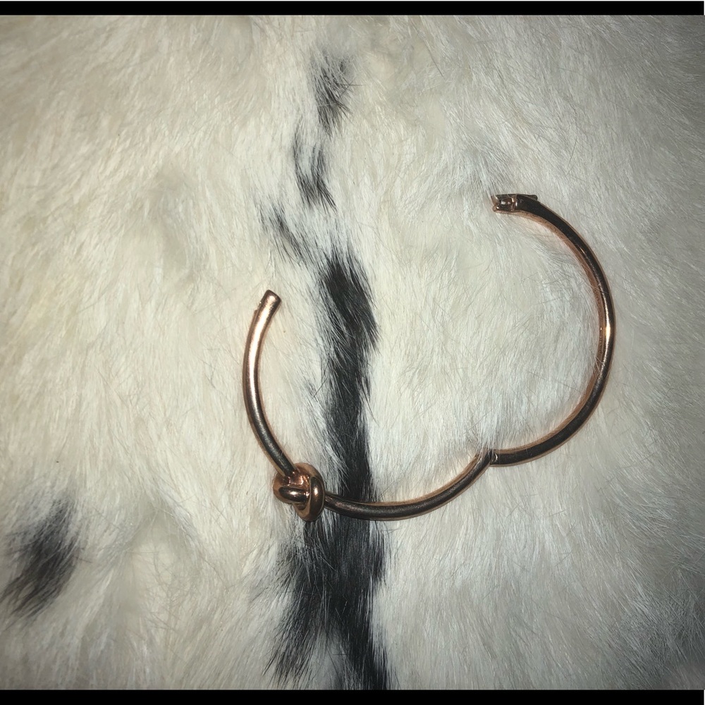 Kate Spade knot bangle with snap closure